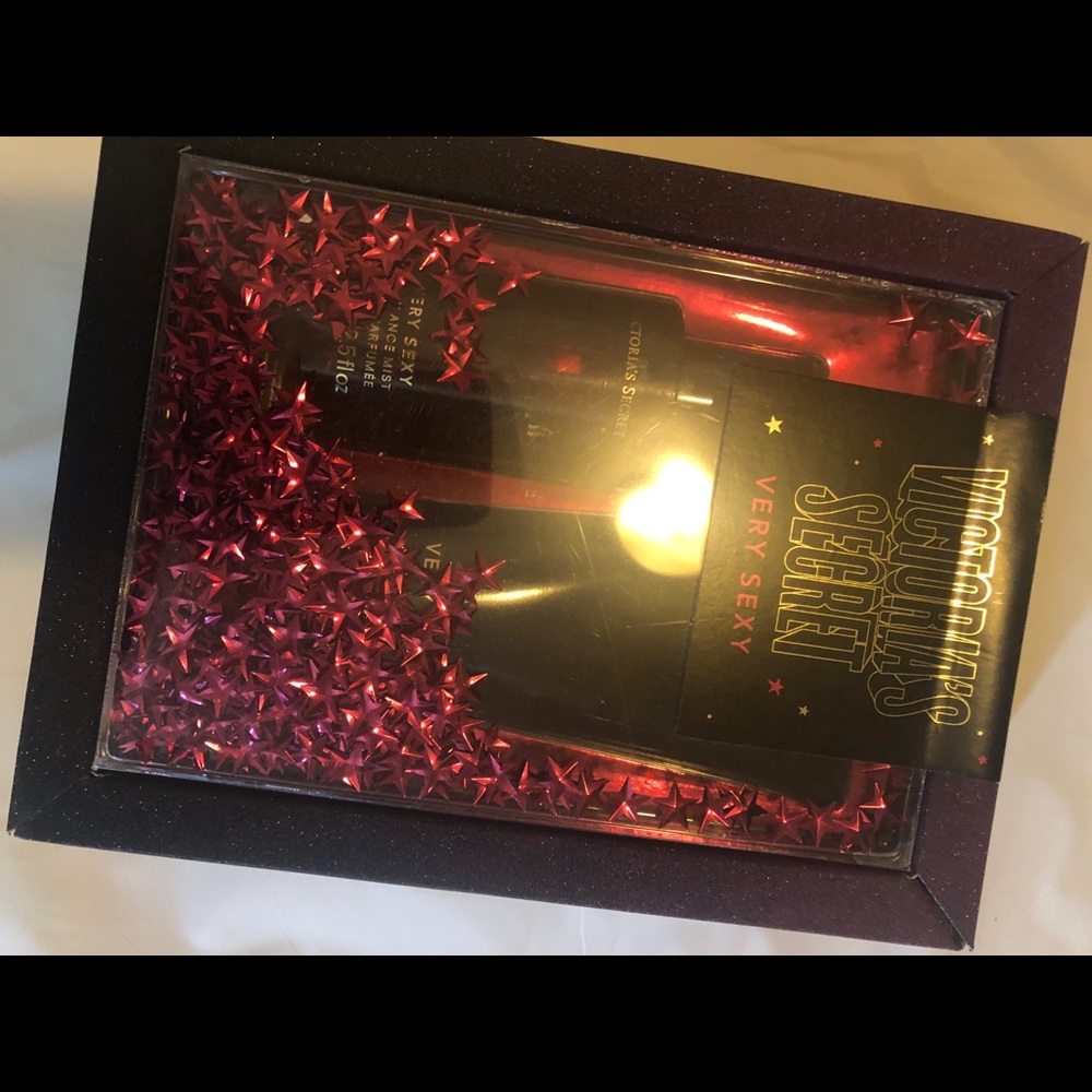Victoria’s Secret body spray and lotion set